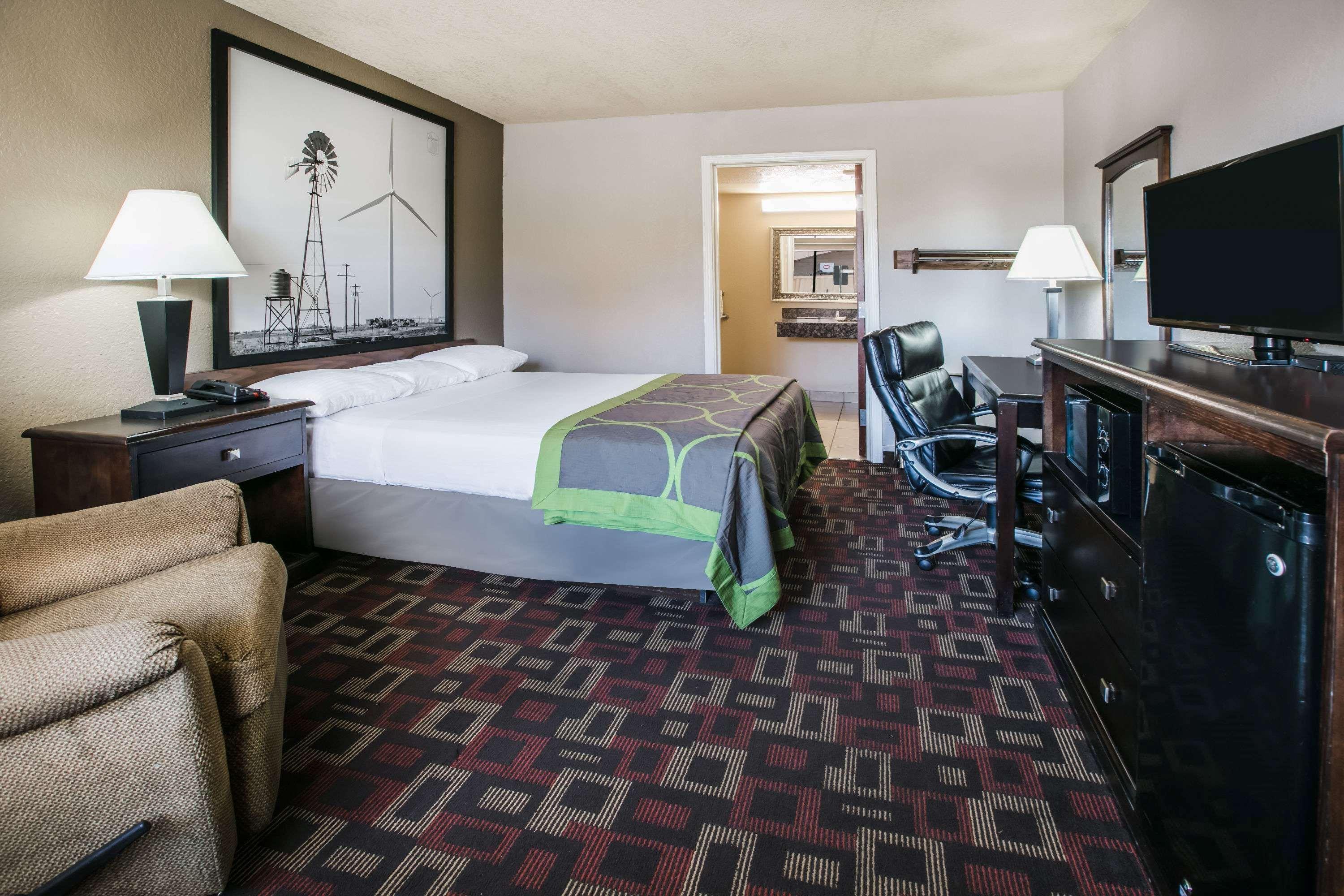 Super 8 By Wyndham Oklahoma Airport Fairgrounds West Motel Exterior photo