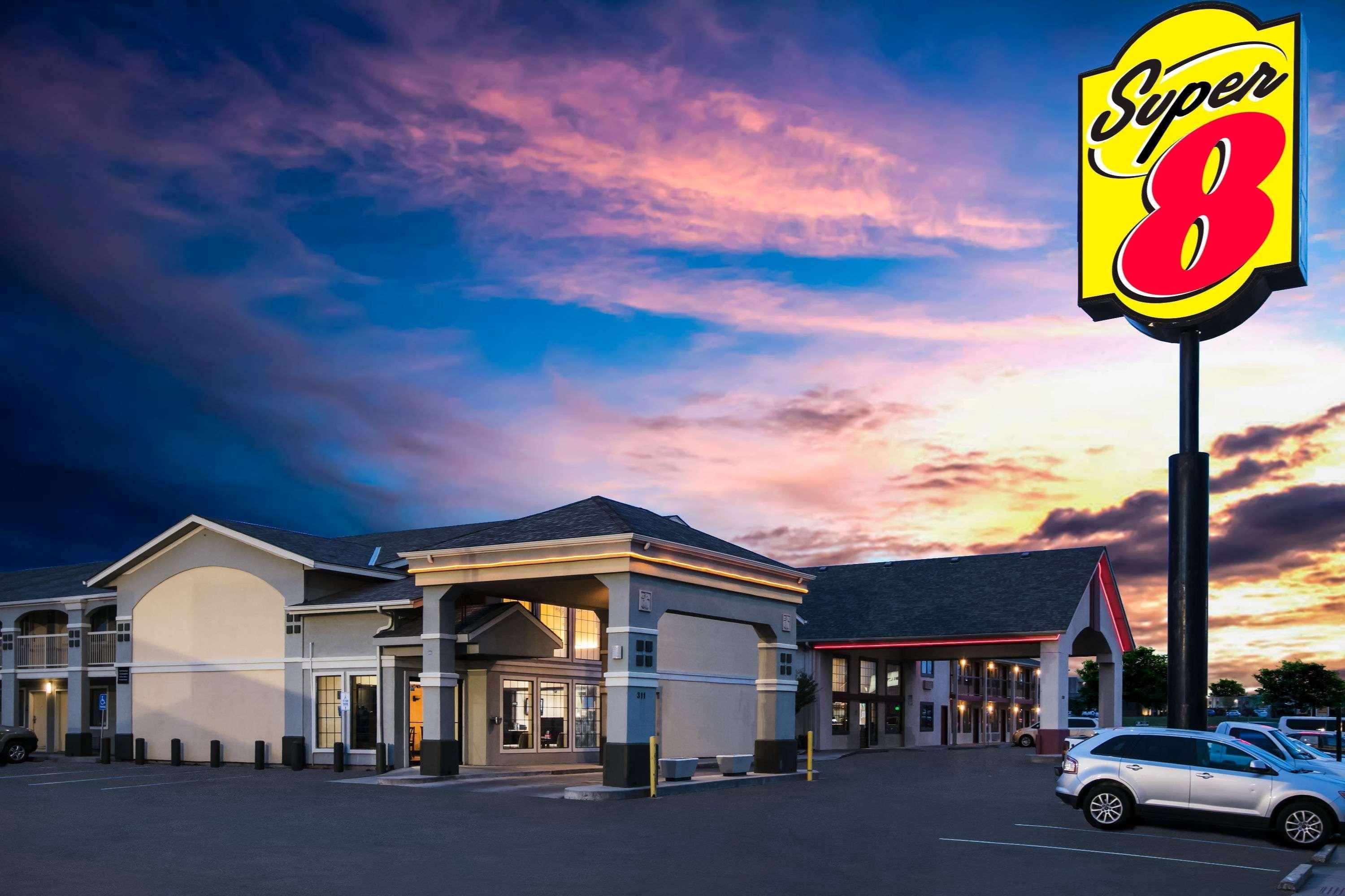 Super 8 By Wyndham Oklahoma Airport Fairgrounds West Motel Exterior photo